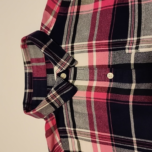 Old Navy Girl's Plaid Boyfriend Shirt - Picture 4 of 7